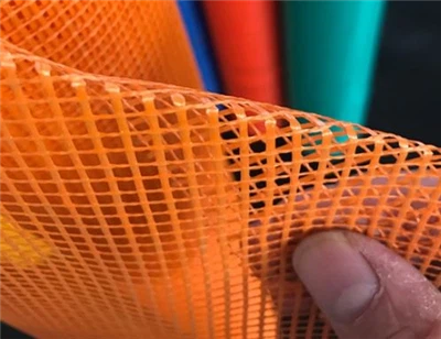 Tinklelis, skirtas statybvietės interjerui ir išorinei sienos dekoravimui